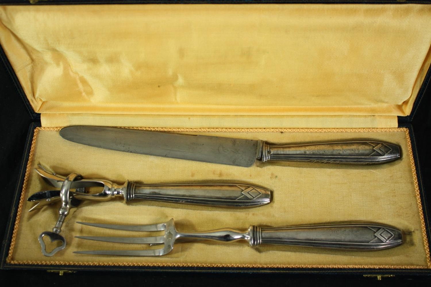 A collection of boxed silver plated spoons, knifes and a carving set. Made by Orbrille and Chaperon. - Image 7 of 22