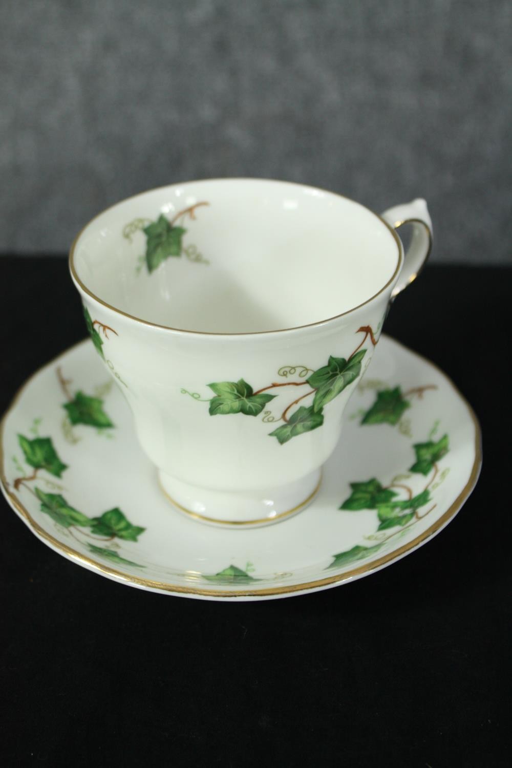 A Colclough ivy leaf tea set. Dated 1991. Incomplete. Includes a teapot, creamer, sugar bowl, side - Image 6 of 10