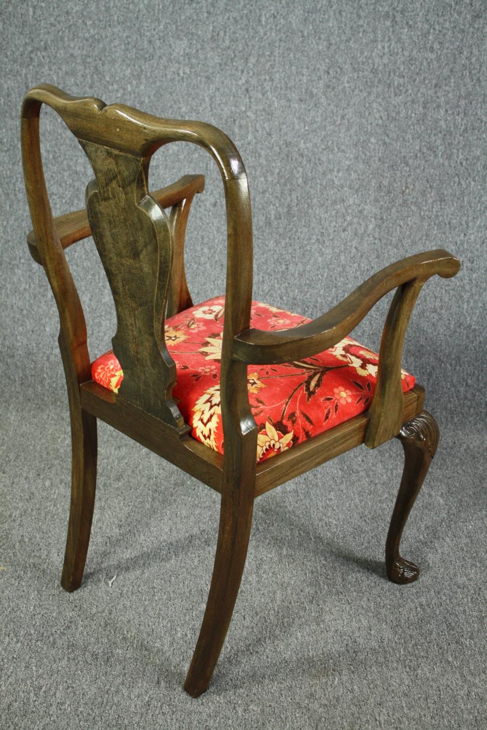 Dining chairs, a set of seven mid 20th century walnut Georgian style to include two carver - Image 7 of 7