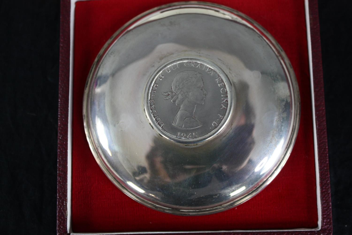 A boxed Churchill commemorative silver dish containing a Churchill crown coin, hallmarked for London - Image 4 of 5