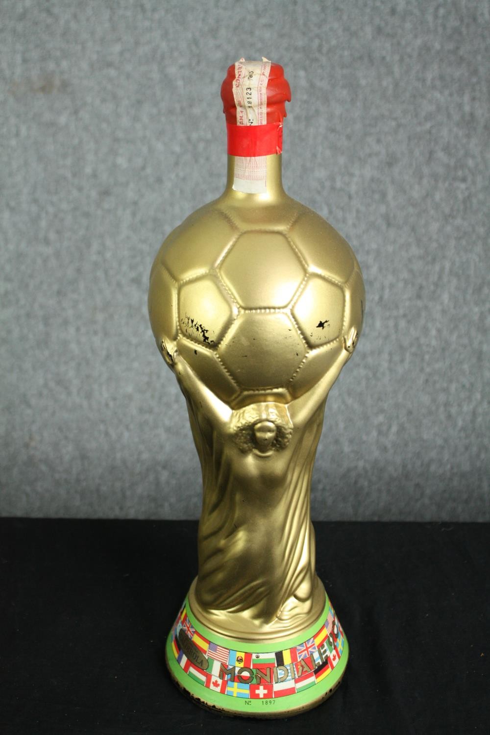 A replica World Cup Italia 1990 Jeroboam bottle of "Barolo" Reserva 1984 D.O.C.G. (unopened), with - Image 3 of 5