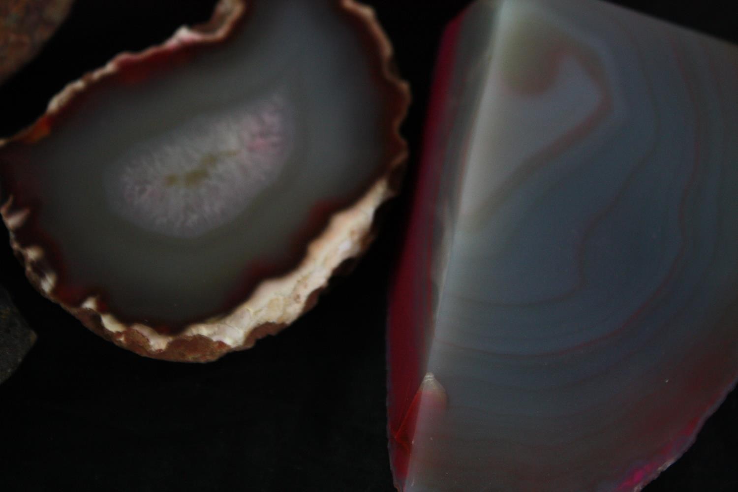 A collection of eleven agate geode pieces and slices, some dyed. L.10cm. (largest) - Image 5 of 5