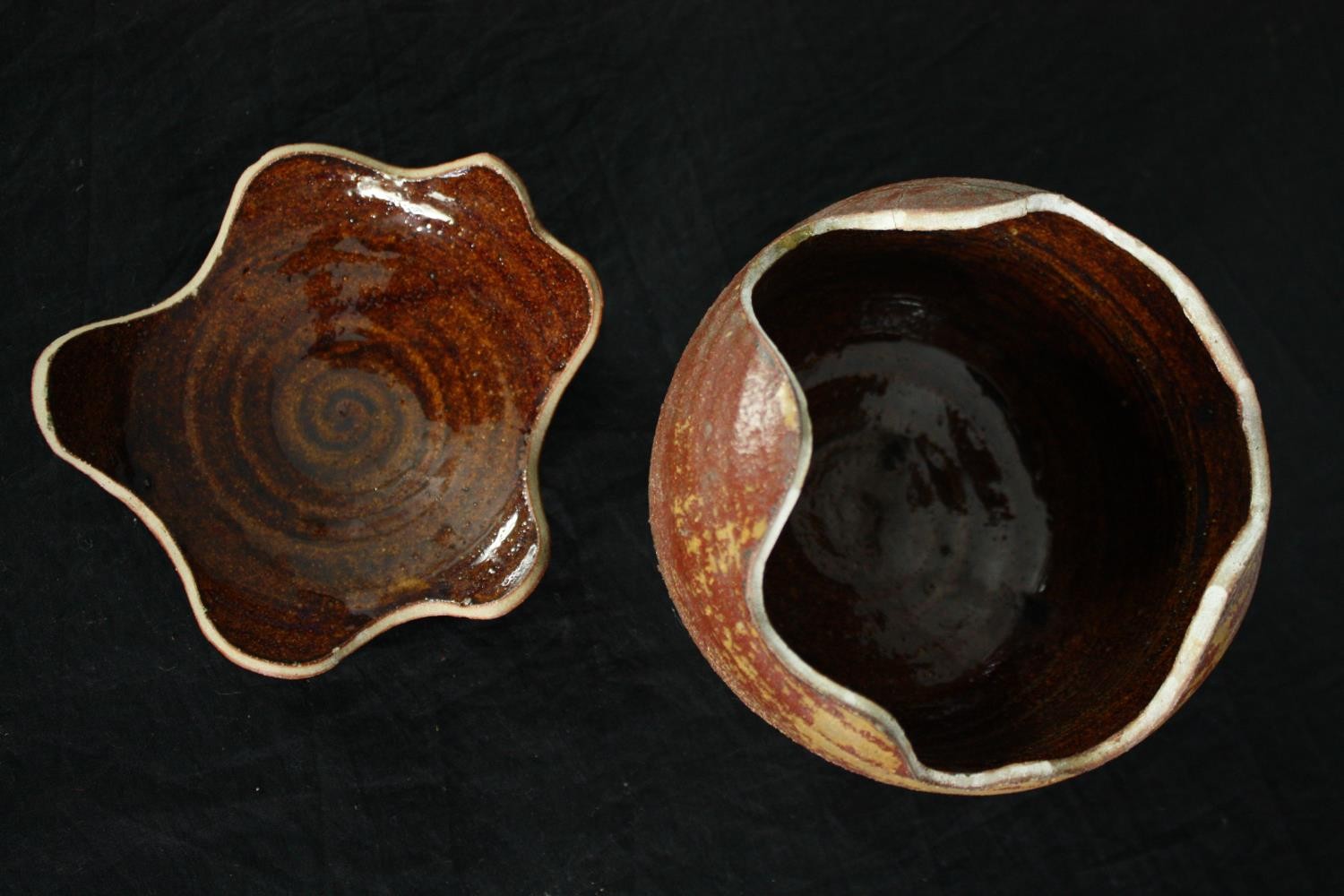 A collection of studio pottery including a round pot with the lid doubling as a bowl. Also, a - Image 6 of 11