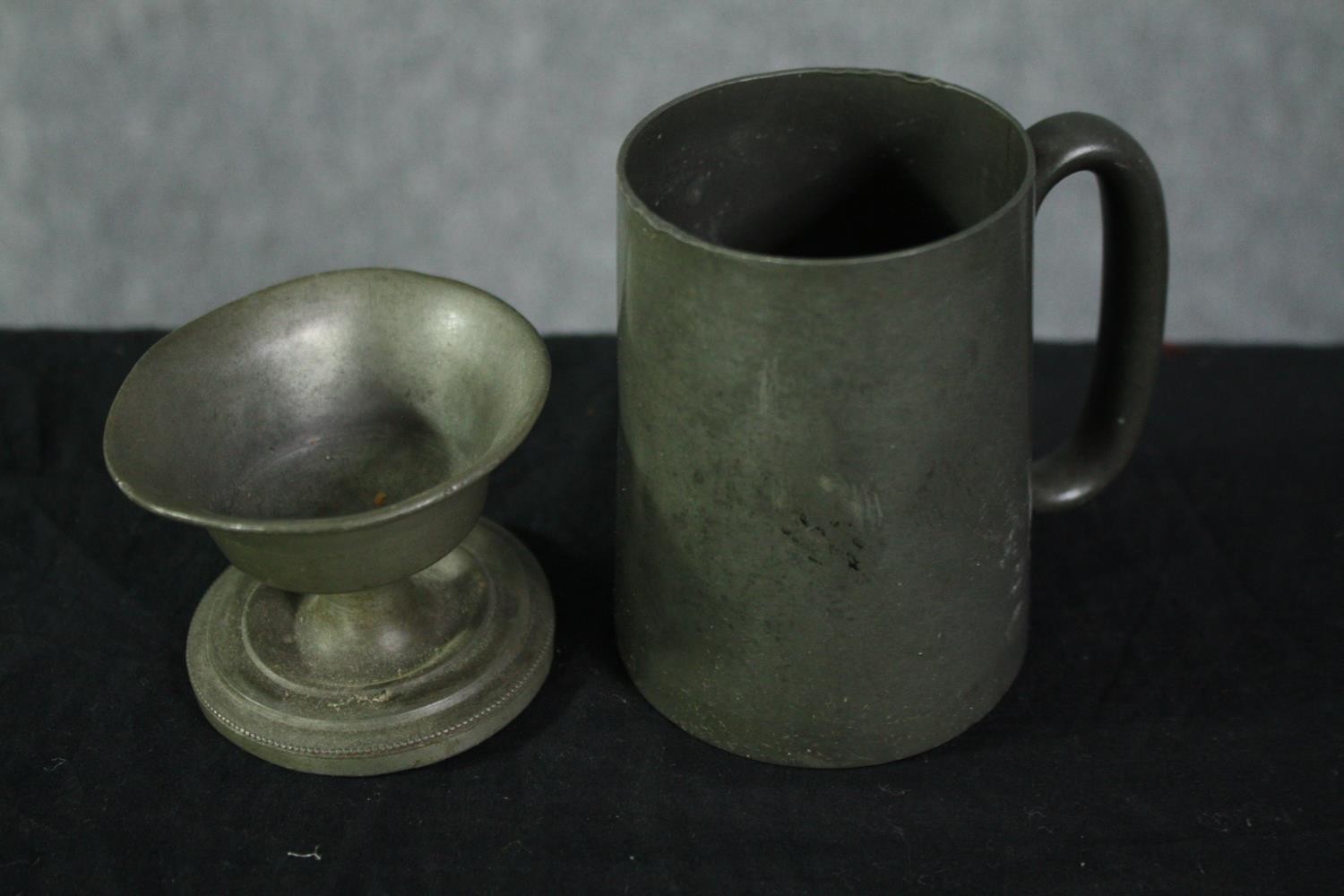 A mixed collection of pewterware. Including jugs, pots and a cup. H.20cm. (largest) - Image 2 of 5