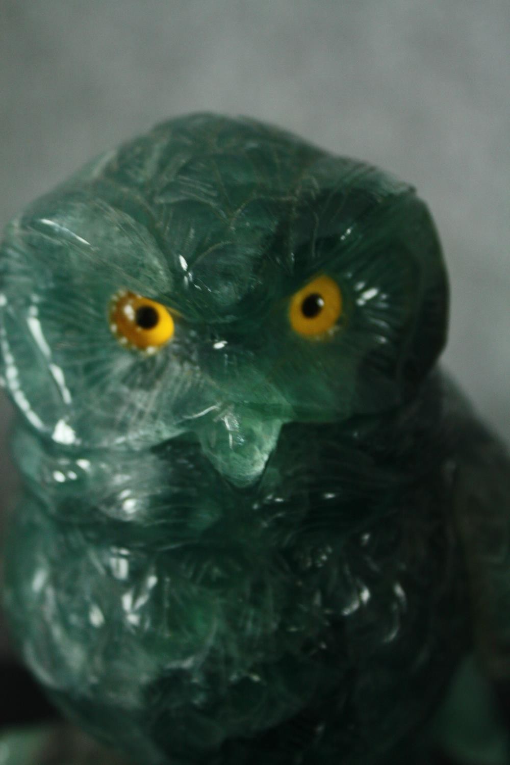 A carved fluorite owl with yellow glass eyes. H.18cm. - Image 5 of 5