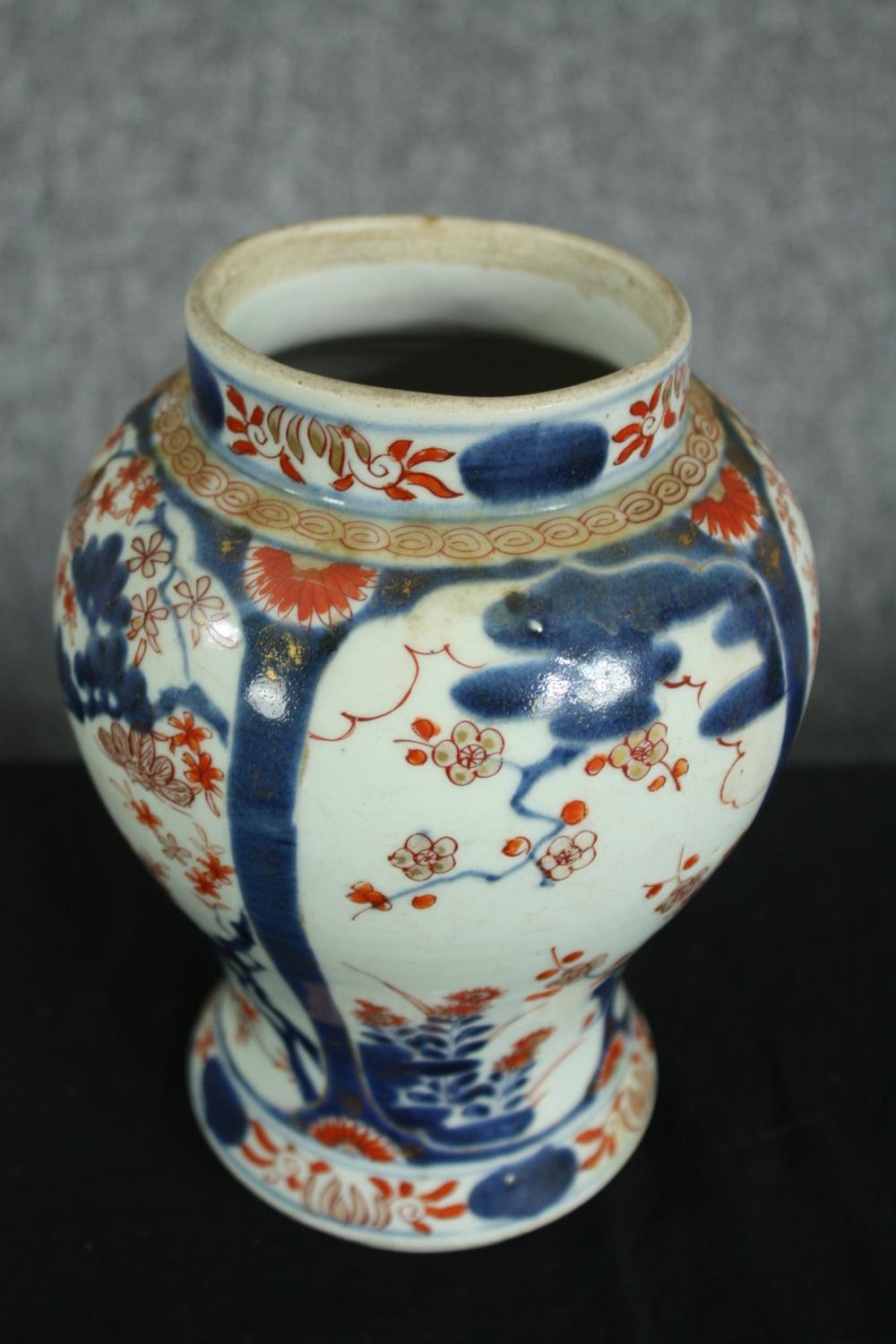 A collection of Japanese and Chinese ceramics, including a pair of gourd shaped hand painted vases - Image 5 of 7