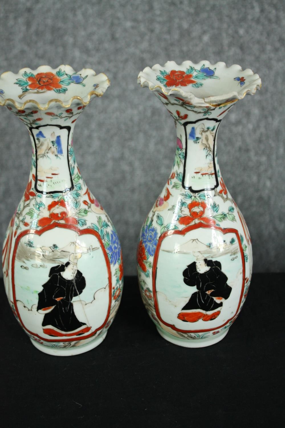 A collection of Japanese and Chinese ceramics, including a pair of gourd shaped hand painted vases - Image 3 of 7