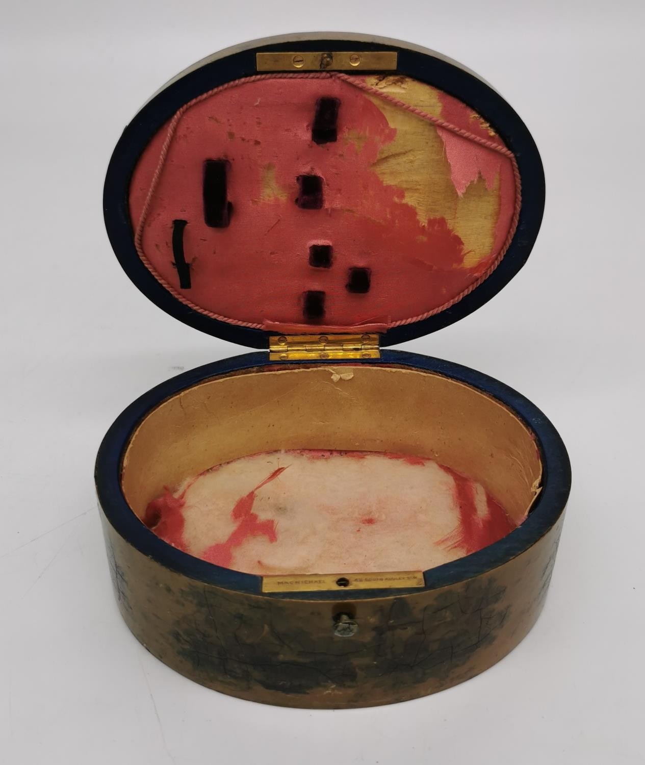 A 19th Century oval hand painted papier mache jewellery box, The top painted with a pair of lovers - Image 4 of 6