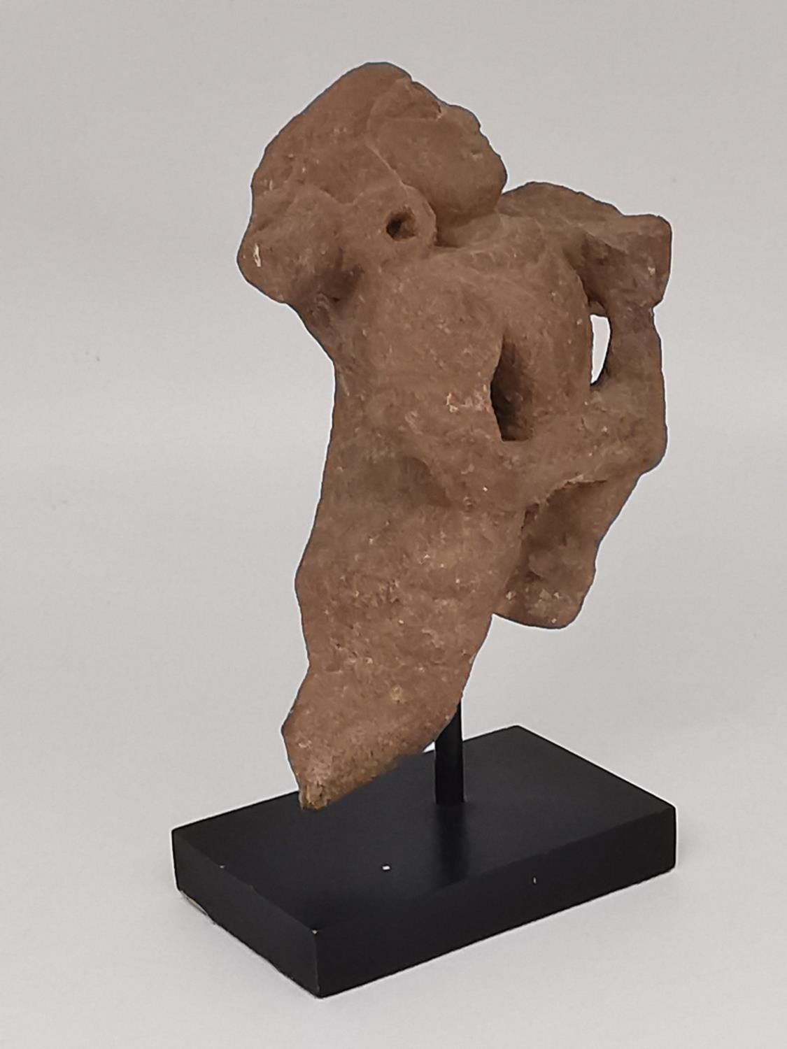 A Kushan carved red sandstone figure of a lady dancing. Possibly from an altarpiece or doorway, - Image 3 of 4