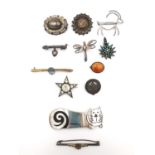 A collection of antique and vintage jewellery, including a Victorian turquoise and seed pearl