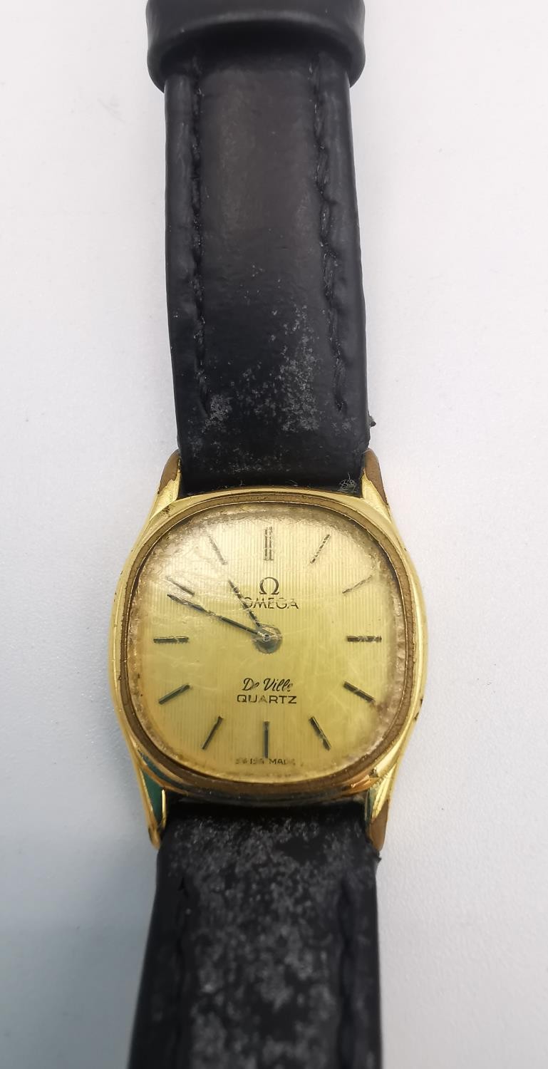 A ladies gold plated Omega de Ville quartz watch with black leather strap and steel back. The dial - Image 3 of 5