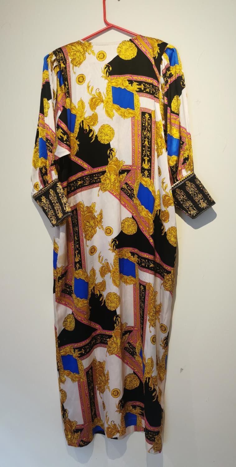 After Versace, a vintage royal blue, gold and white silk Middle Eastern bespoke made robe with - Image 5 of 6