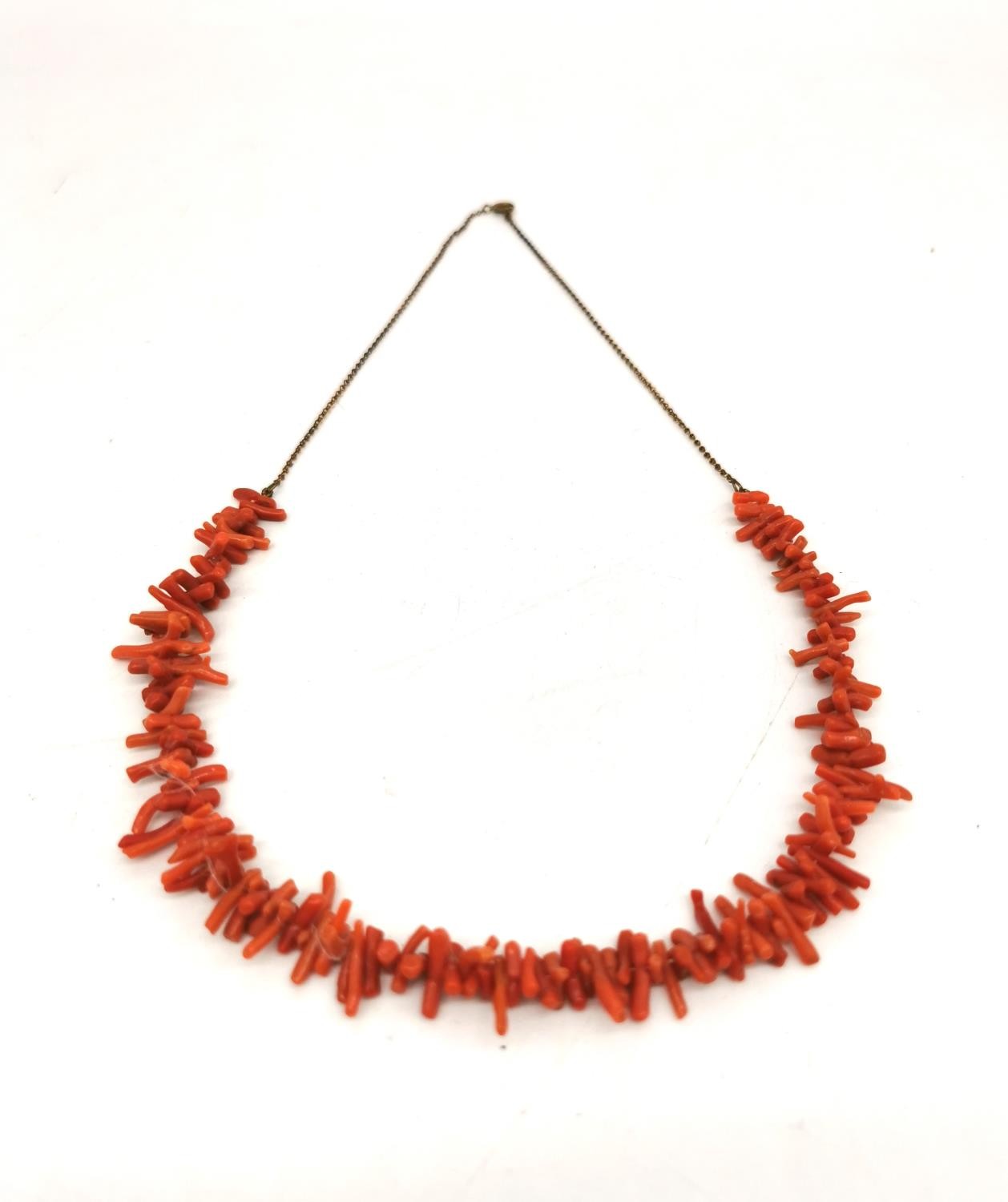 A collection of six coral bead necklaces, including a coral disc necklace, a Victorian coral bead - Image 4 of 10