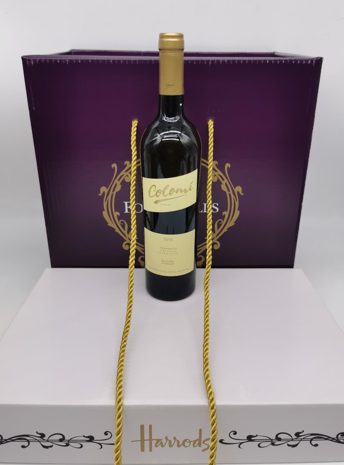 A Harrods Food hall boxed set of six wines: Nadariah Syrah, Colome 2010, Desiderio Jeio, Poujol Pico - Image 7 of 7