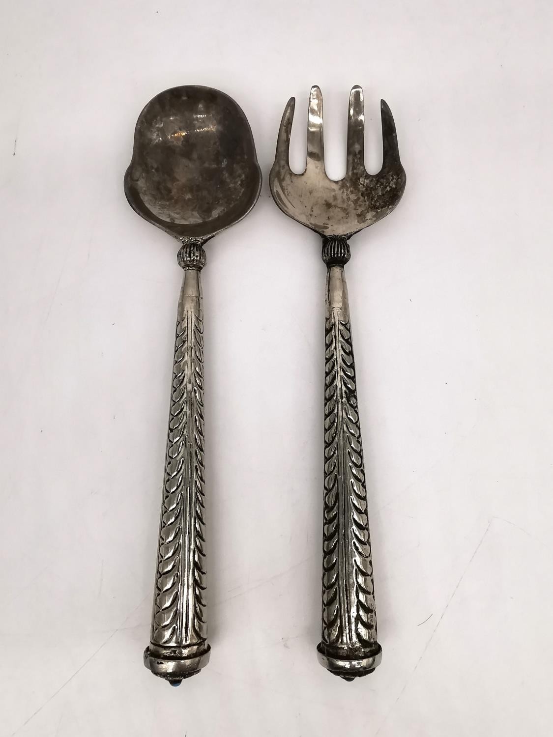 A collection of silver and white metal cutlery and dinnerware, including a large silver serving - Image 4 of 21