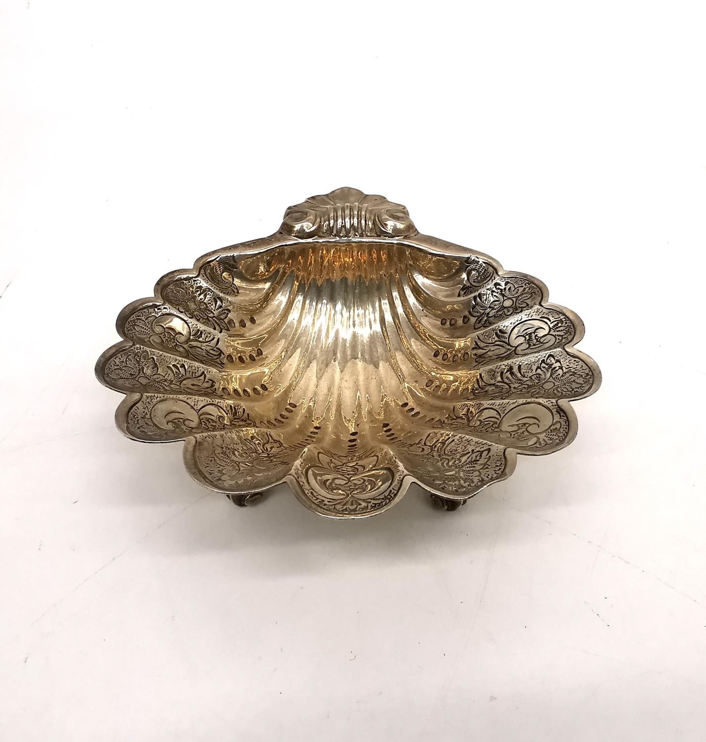 A vintage silver engraved clam shell form trinket dish by J B Chatterley & Sons Ltd. Engraved with a