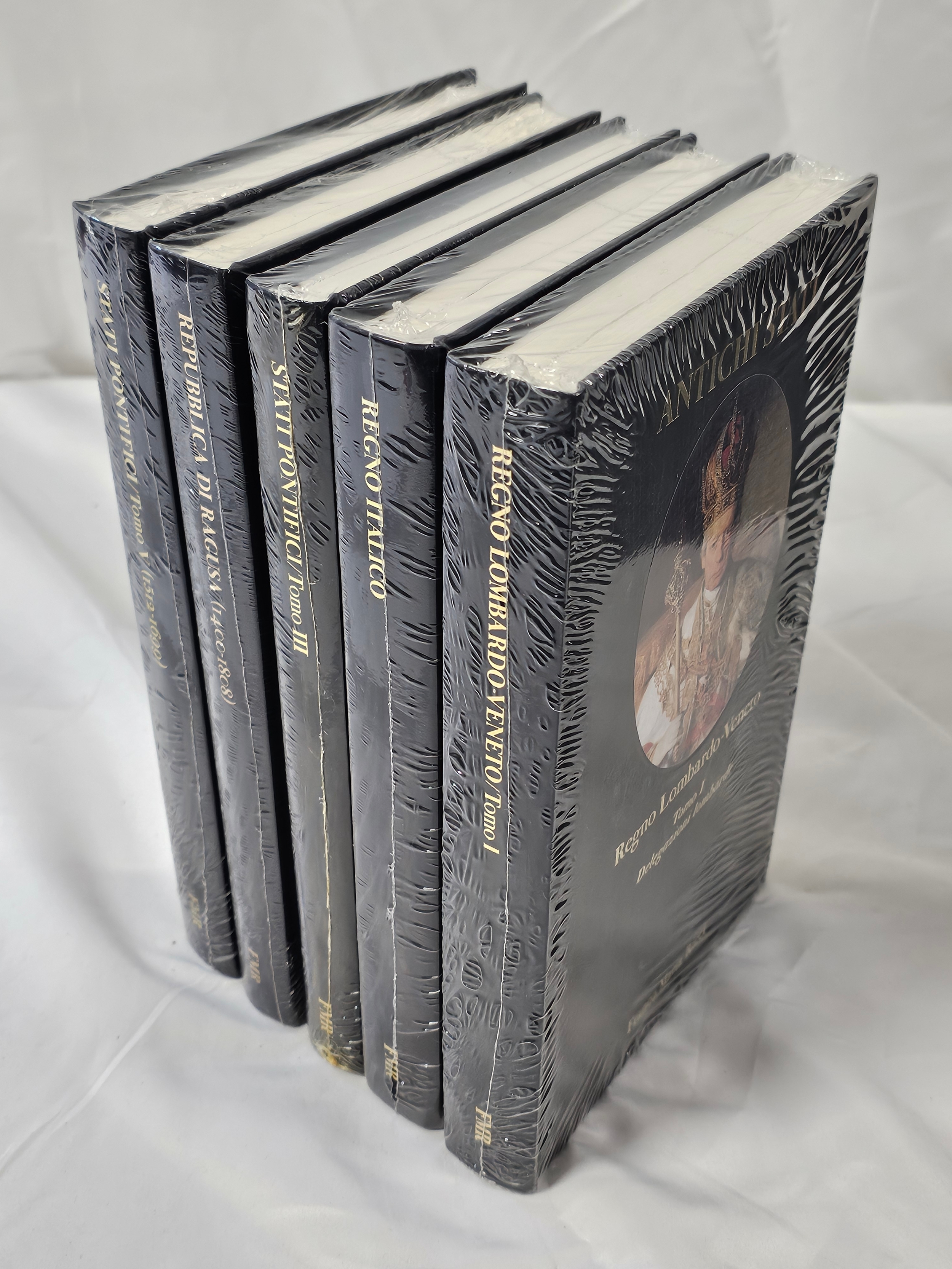 Franco Maria Ricci. A collection of five sealed books including Antichi Stati Regno Lombardo- - Image 2 of 4