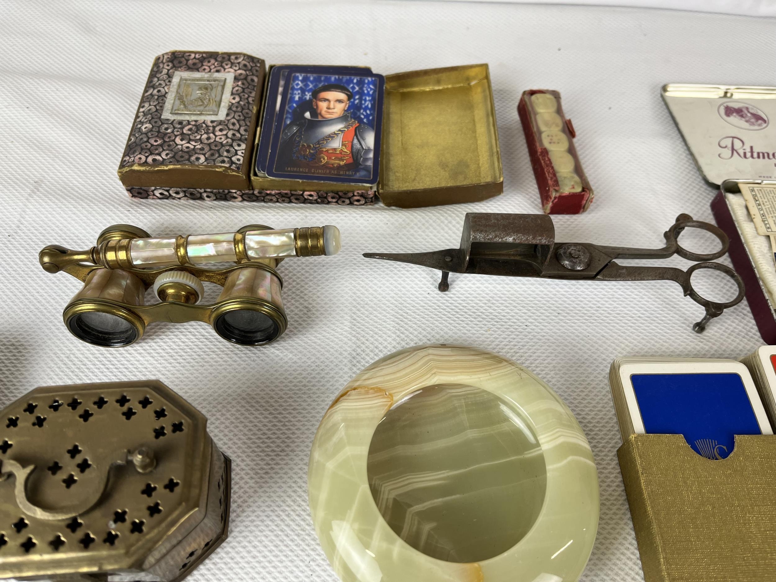 A large collection of miscellaneous items of wide and varied interest. - Image 2 of 4