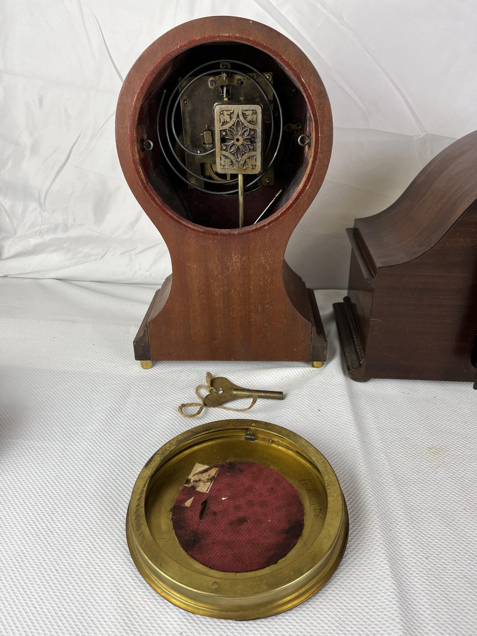 An Edwardian mahogany inlaid balloon mantle clock, an early 20th century mantel clock and a mahogany - Image 7 of 11