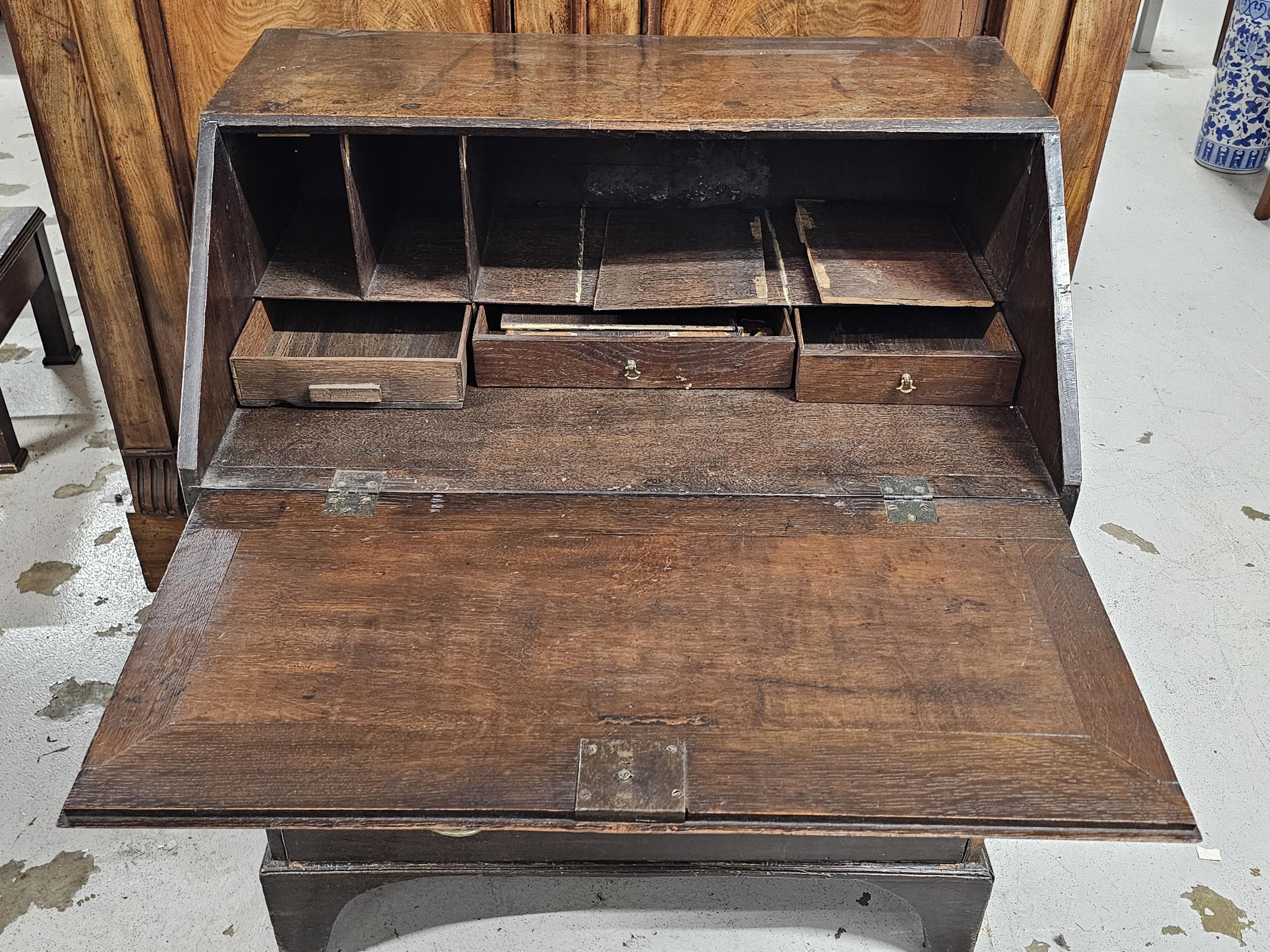 Bureau, Georgian oak of small size. H.68 W.73 D.47cm. - Image 4 of 8