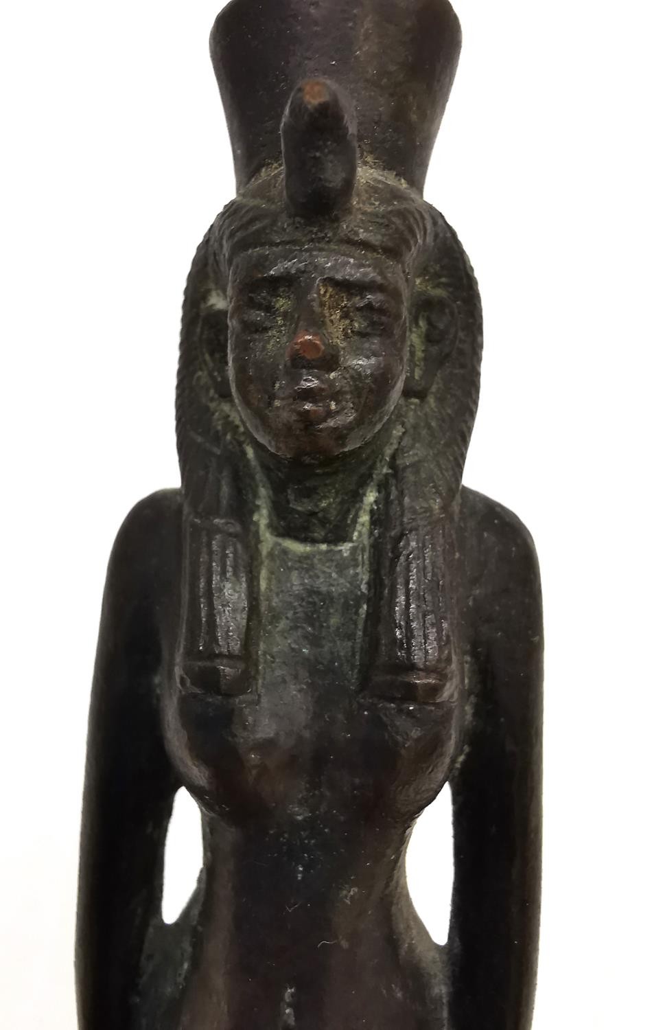 A 19th century Egyptian style bronze statue of an Egyptian god mounted on a wooden stand. H.20cm. - Image 3 of 7