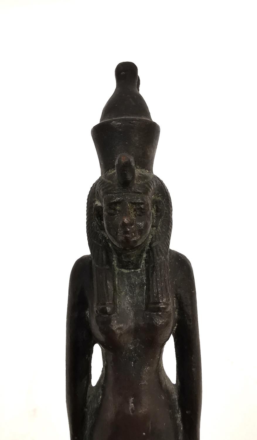 A 19th century Egyptian style bronze statue of an Egyptian god mounted on a wooden stand. H.20cm. - Image 4 of 7