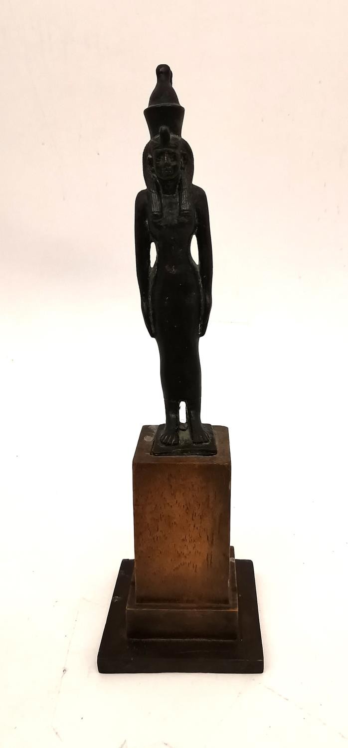 A 19th century Egyptian style bronze statue of an Egyptian god mounted on a wooden stand. H.20cm. - Image 5 of 7