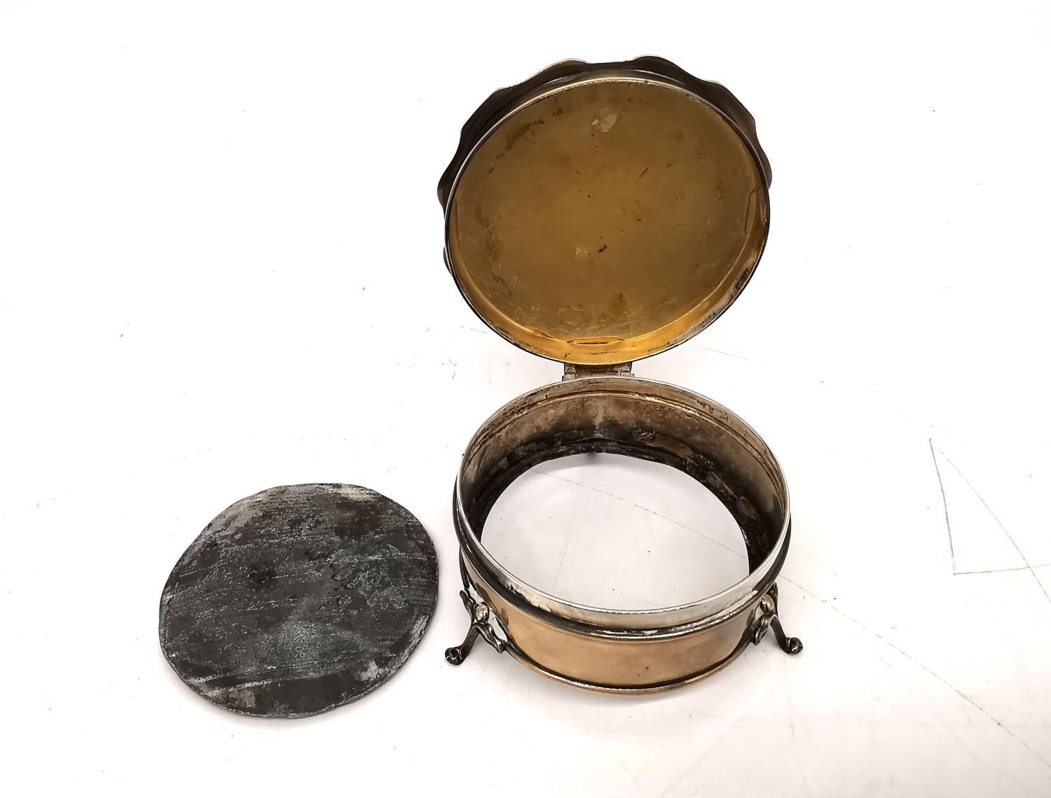 An Edwardian silver lidded pot and a three footed silver scalloped edge ring box. Various makers. ( - Image 4 of 8