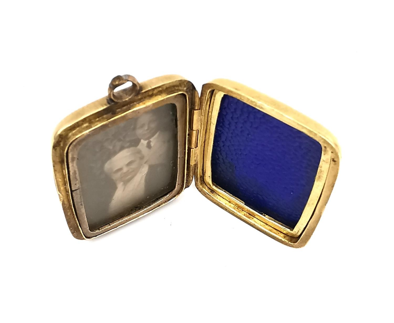 An early 20th century Austrian yellow metal (tests as 18 carat gold) rectangular locket with - Image 6 of 8