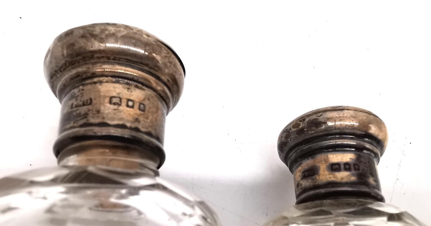 A collection of nine silver topped glass dressing table jars and bottles with two silver salt - Image 14 of 14