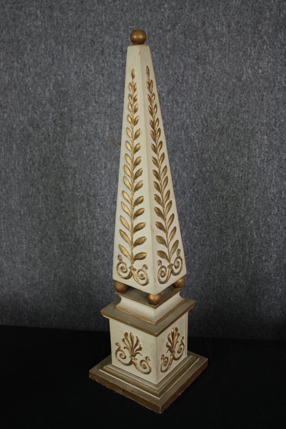 A pair of painted obelisks along with faux marble example with a pineapple finial. H.76 cm. ( - Image 2 of 7