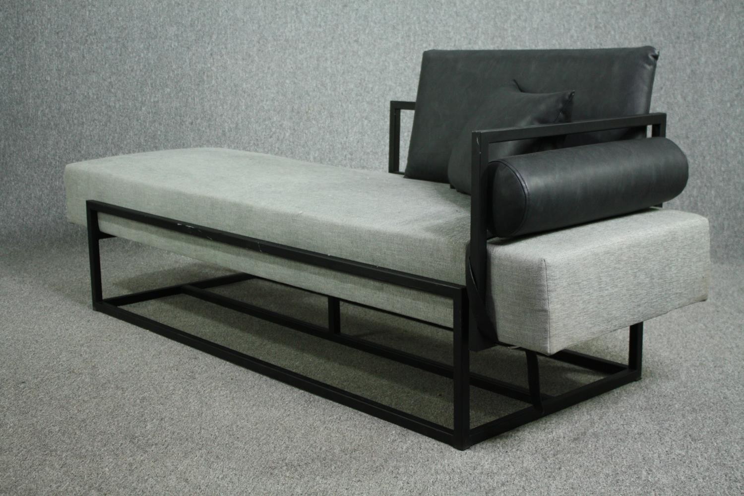 Chaise longue, contemporary, Lenny by Vips and Friends. H.82 W.20 D.70cm. - Image 6 of 7