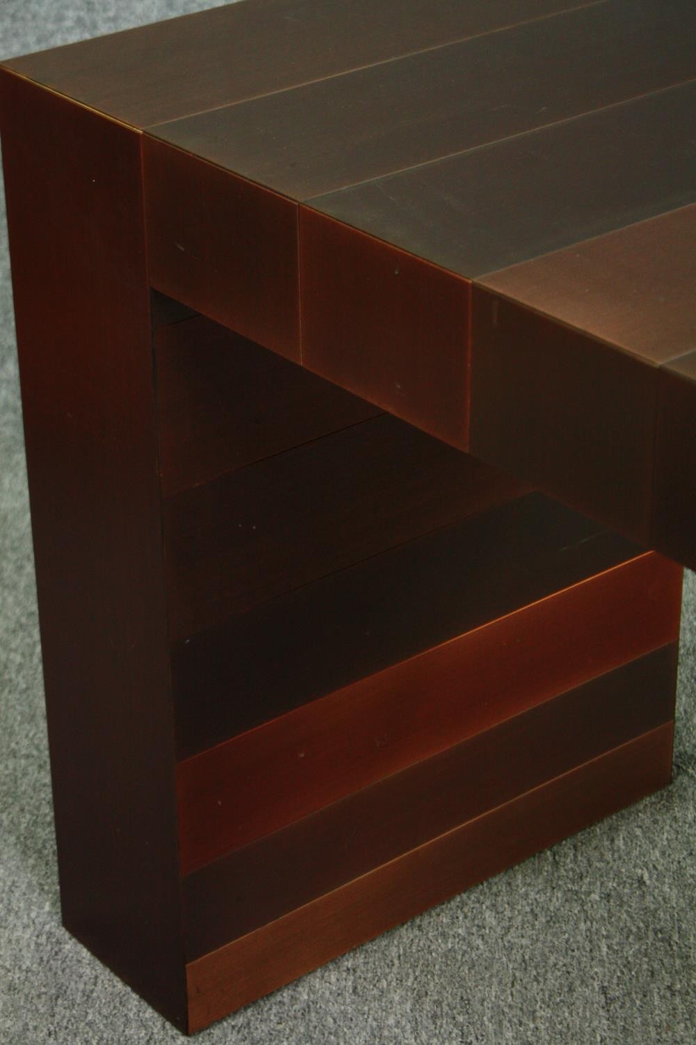 Console table, contemporary Laurameroni with copper panelling. H.70 W.171 D.50cm. - Image 9 of 11