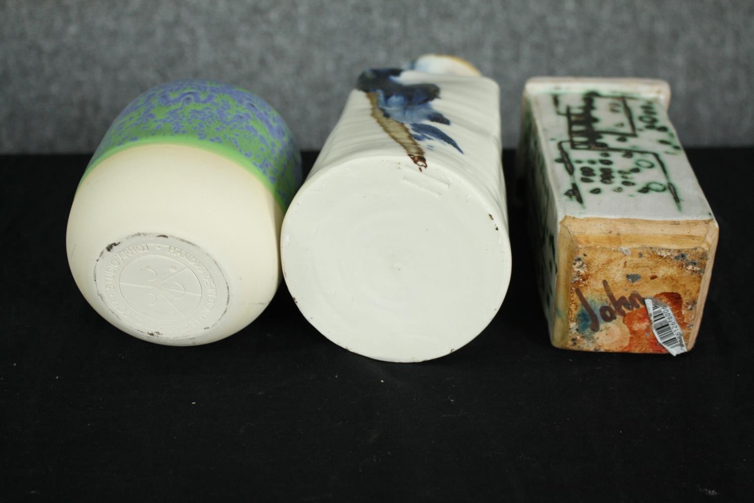 A collection of art pottery, including two ceramic trinket boxes of abstract form and a Danish - Image 4 of 12