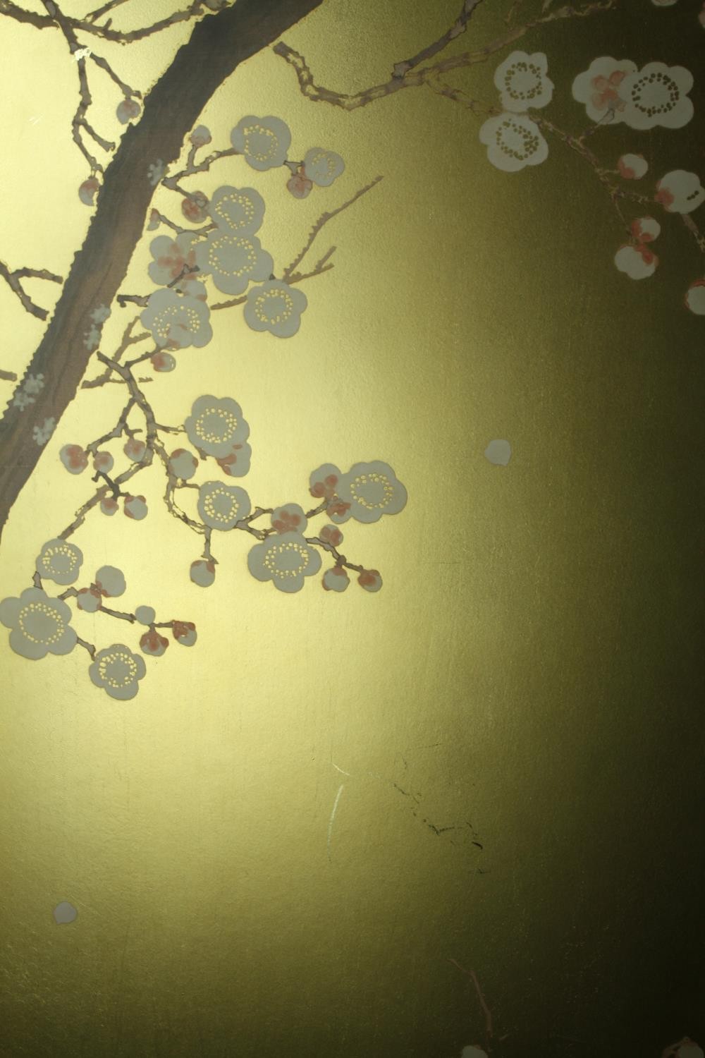 A Japanese three panel screen or room divider with lacquered hand decorated cherry blossom patterns. - Image 6 of 8