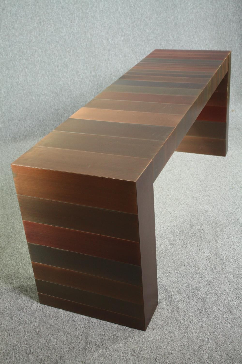 Console table, contemporary Laurameroni with copper panelling. H.70 W.171 D.50cm. - Image 5 of 11