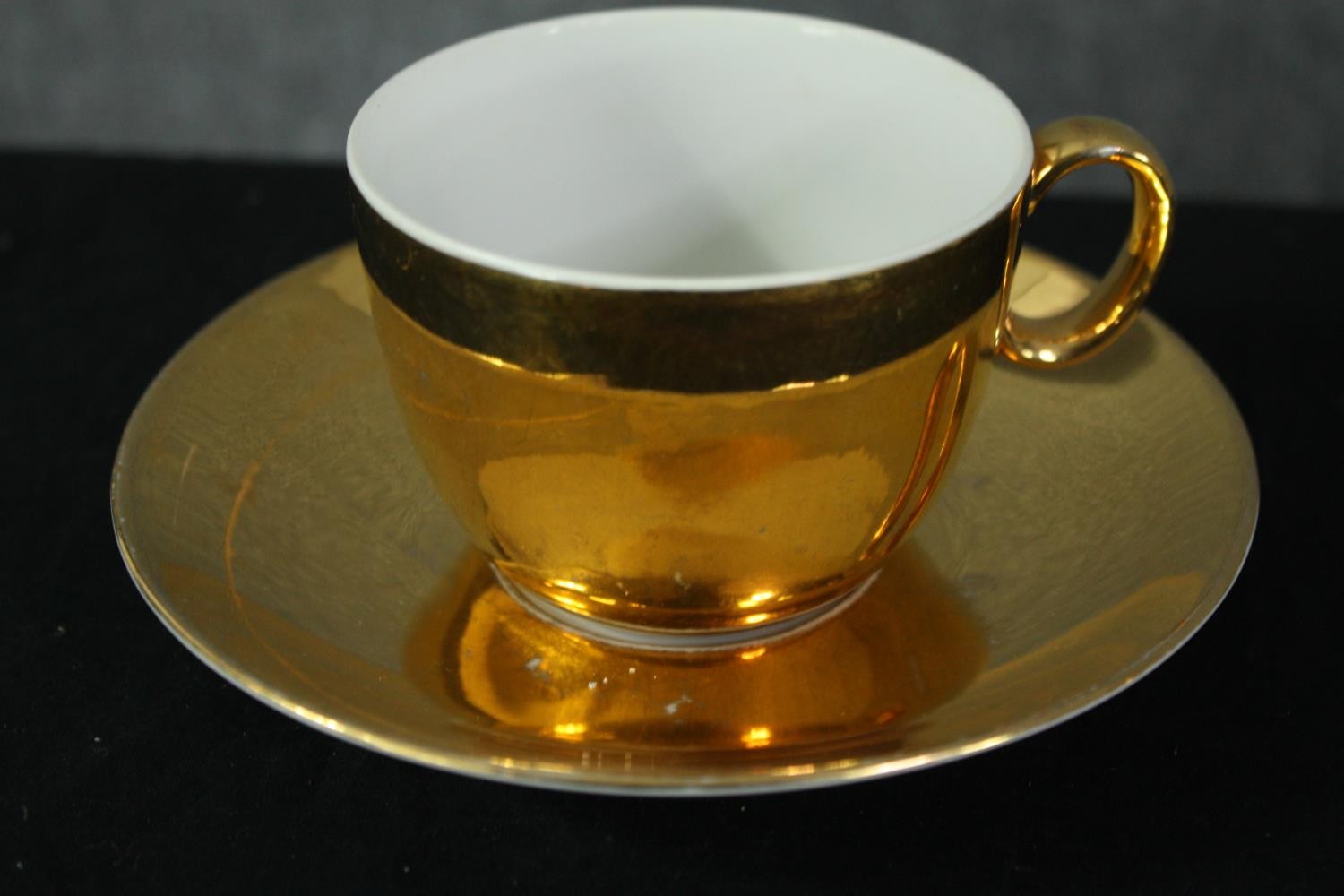 A vintage Royal Worcester gold lustre pattern tea set. Incomplete. Comprised of a teapot, coffee - Image 5 of 9