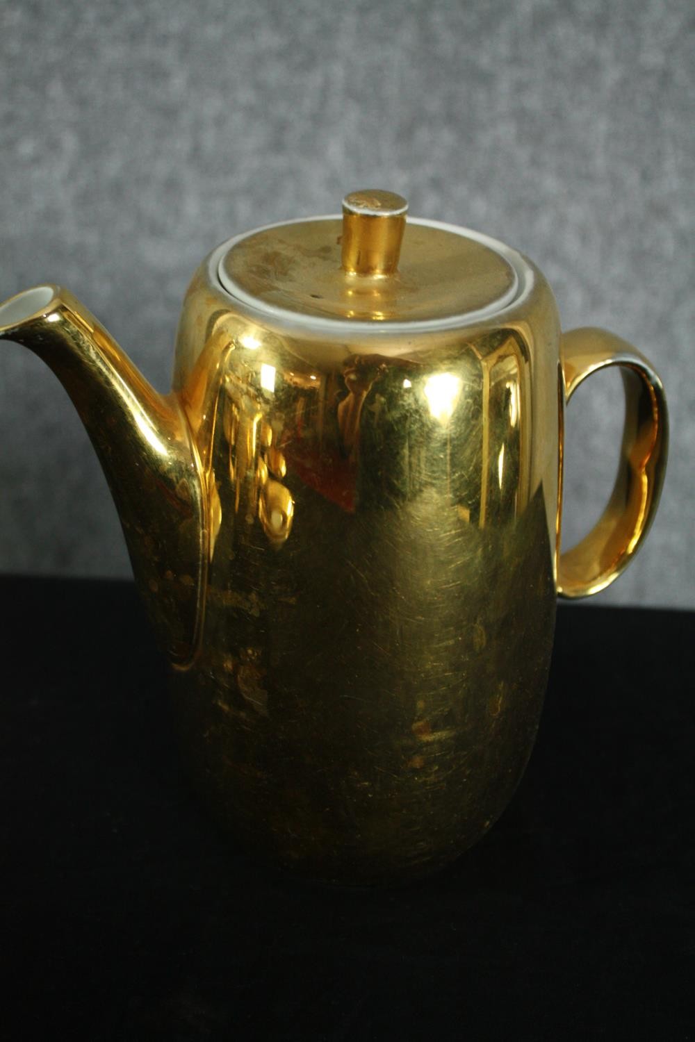 A vintage Royal Worcester gold lustre pattern tea set. Incomplete. Comprised of a teapot, coffee - Image 7 of 9