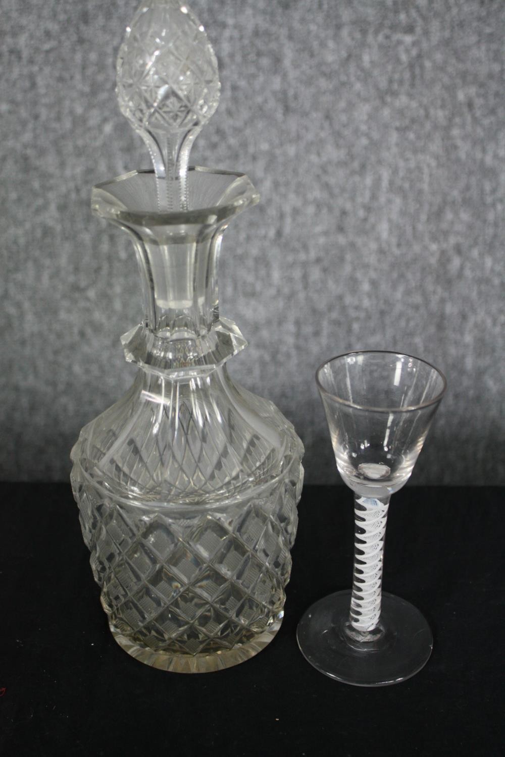 A mixed collection of glass: A conical Whitefriars glass, Baccarat wine glasses, a Bohemian gilt - Image 8 of 10