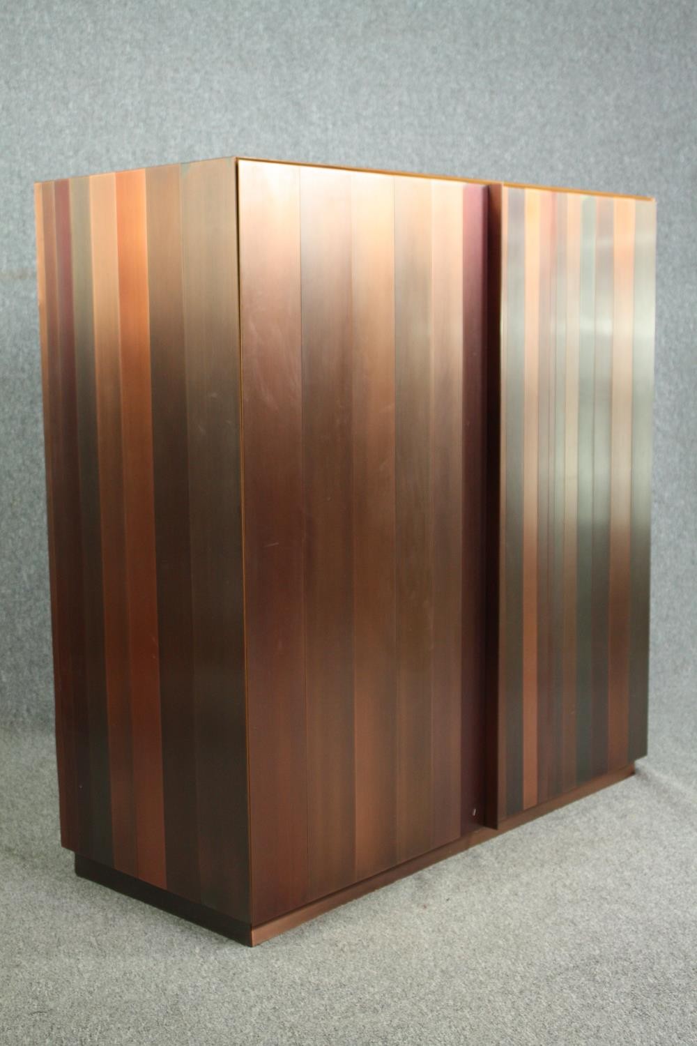 Side cabinet, contemporary Laurameroni with copper panelling and fitted interior. H.124 W.118 D. - Image 9 of 14