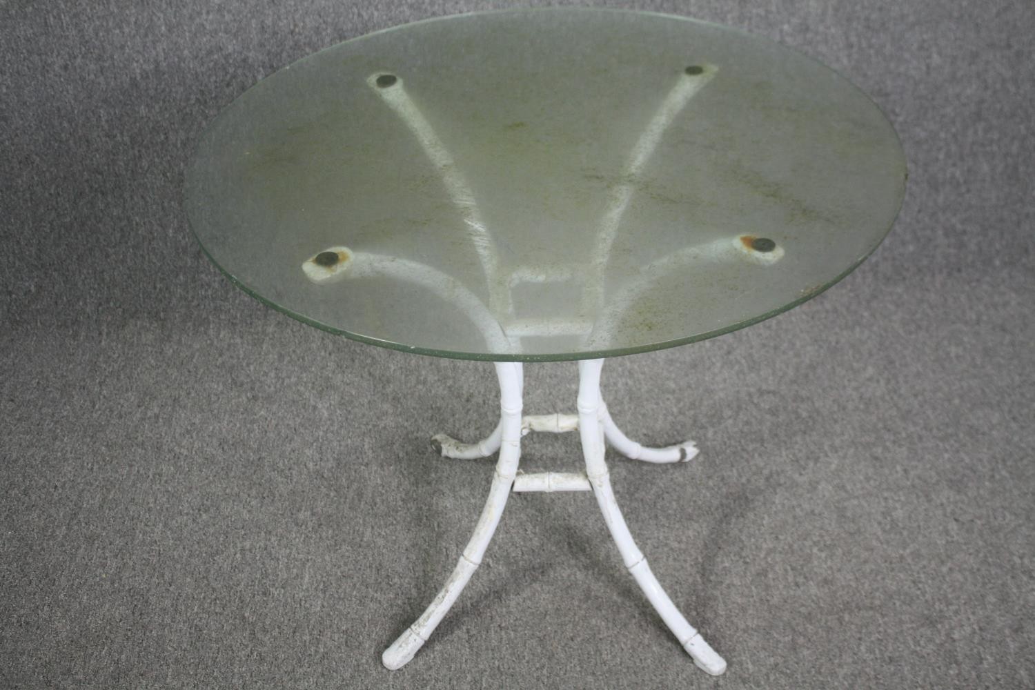 Garden or conservatory table, plate glass on faux bamboo painted metal base. H.74 Dia.91cm. - Image 4 of 4