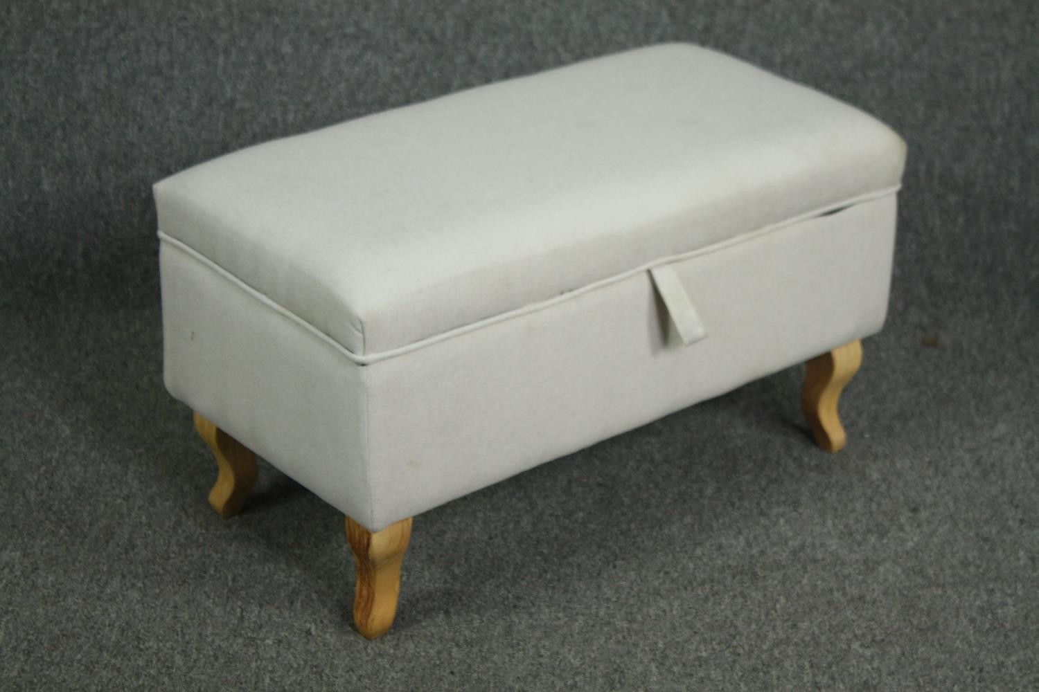 A contemporary ottoman on cabriole supports. H.40 W.70 D.37cm. - Image 2 of 7