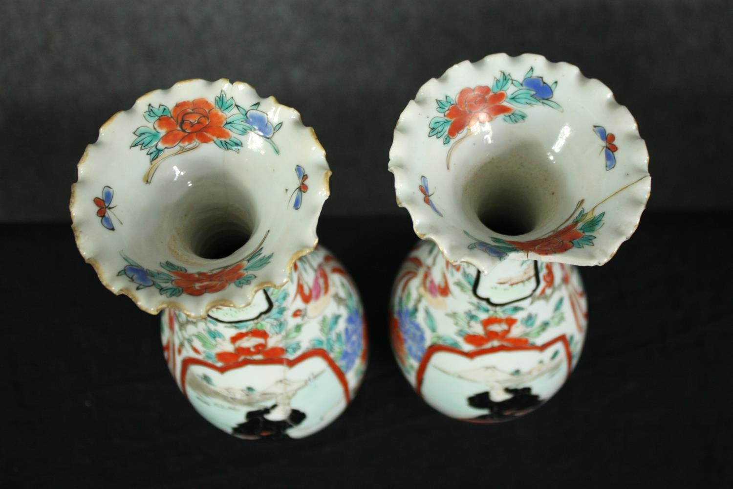 A collection of Japanese and Chinese ceramics, including a pair of gourd shaped hand painted vases - Image 4 of 7
