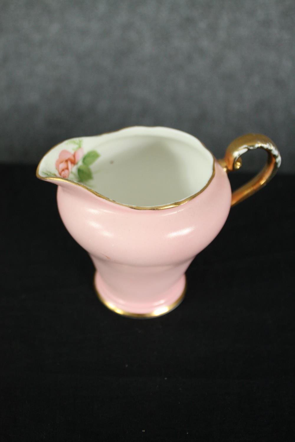 A collection of tea cups and saucers, including an orange and white early 20th century floral design - Image 7 of 19