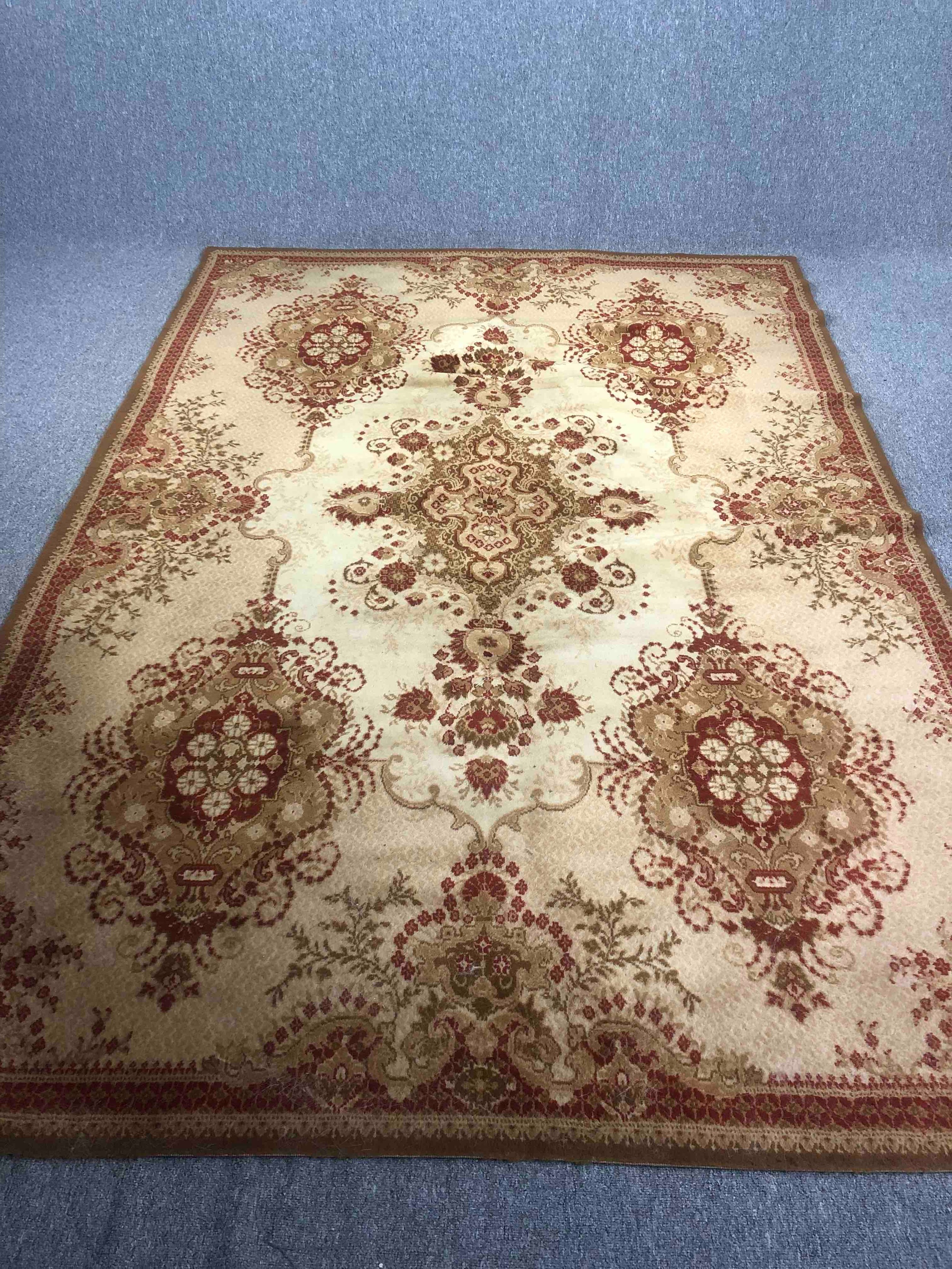 Carpet, mid century vintage with Persian motifs. L.293 W.200cm.