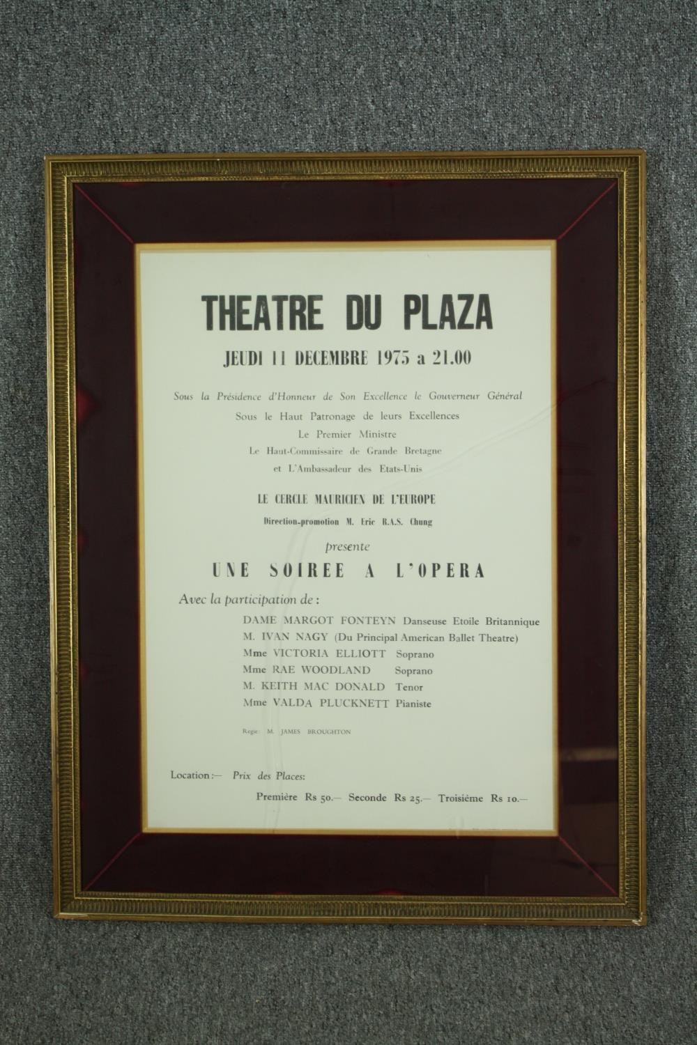 A framed bicentenary Scala poster and a Theatre du Plaza poster. (Cracked glass). H.105 W.74cm. - Image 5 of 7