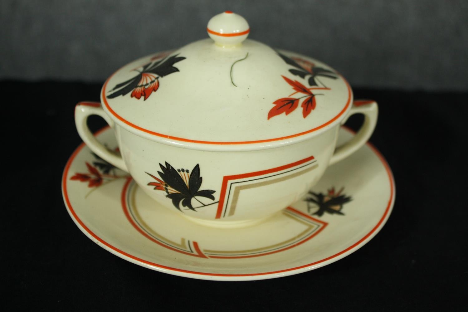 An Art Deco Crown Ducal dinner service. to include six dinner plates and large serving platters. L. - Image 3 of 11