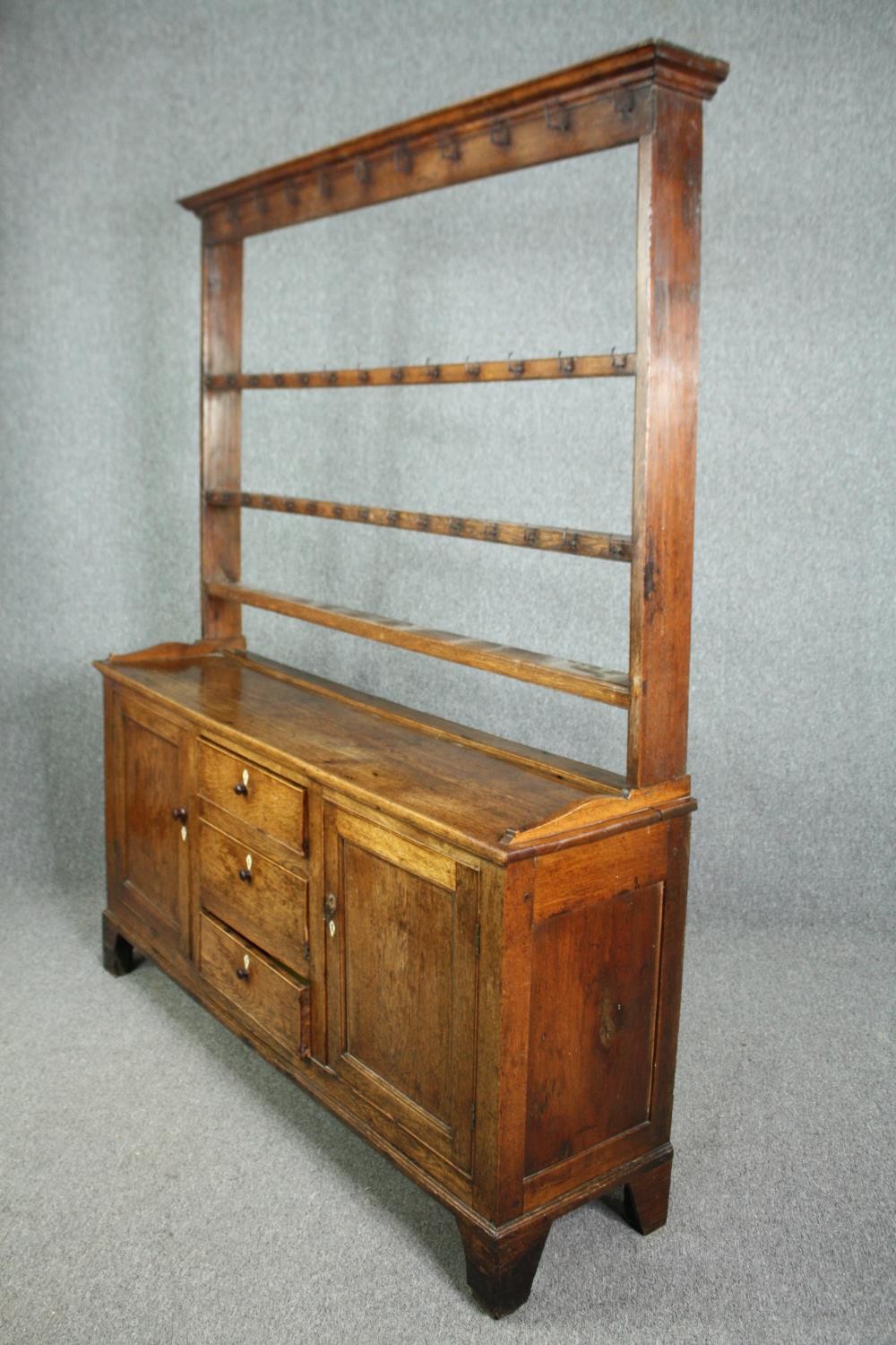 Dresser, 19th century country oak with upper open plate rack above base fitted with drawers - Image 2 of 11