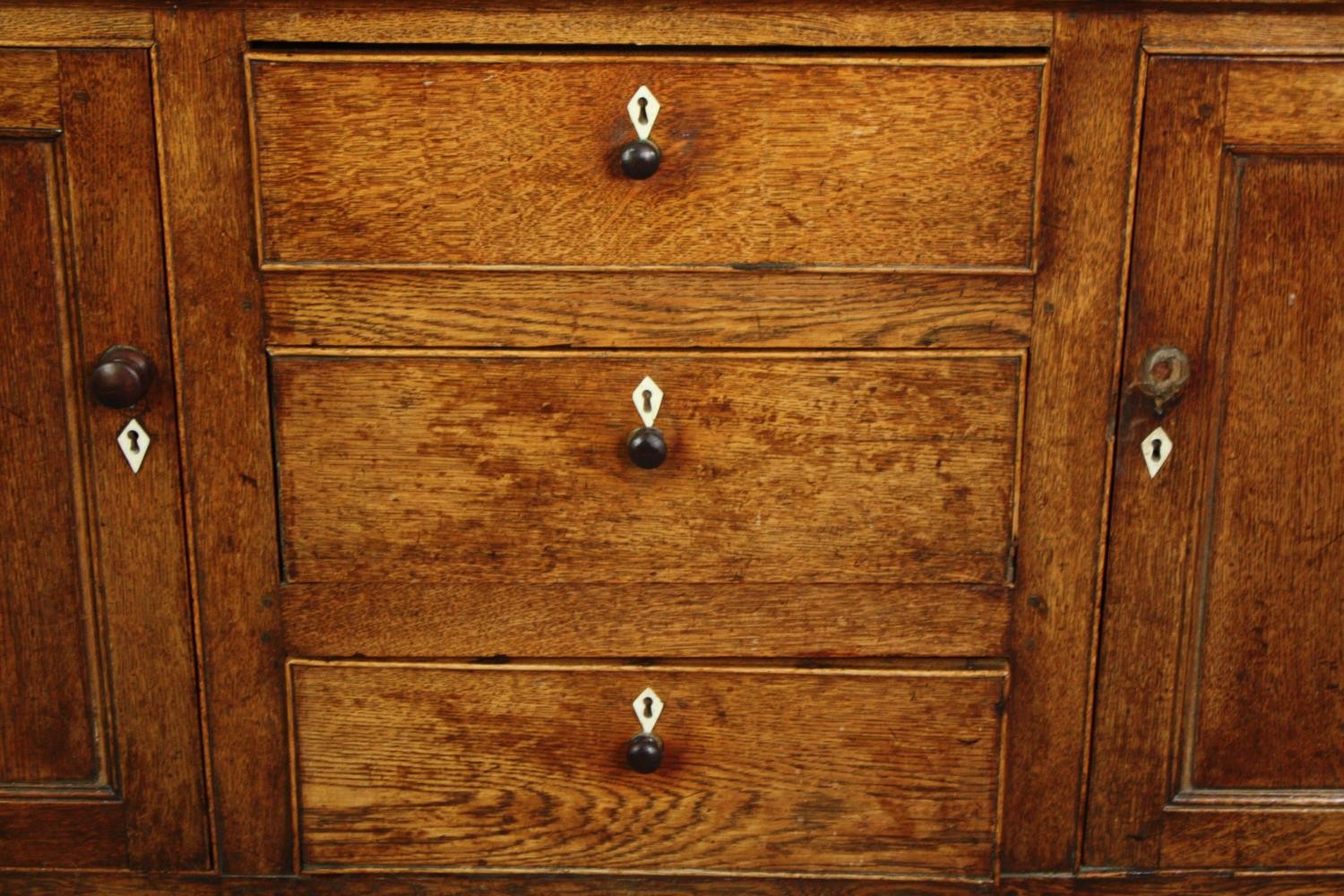 Dresser, 19th century country oak with upper open plate rack above base fitted with drawers - Image 5 of 11