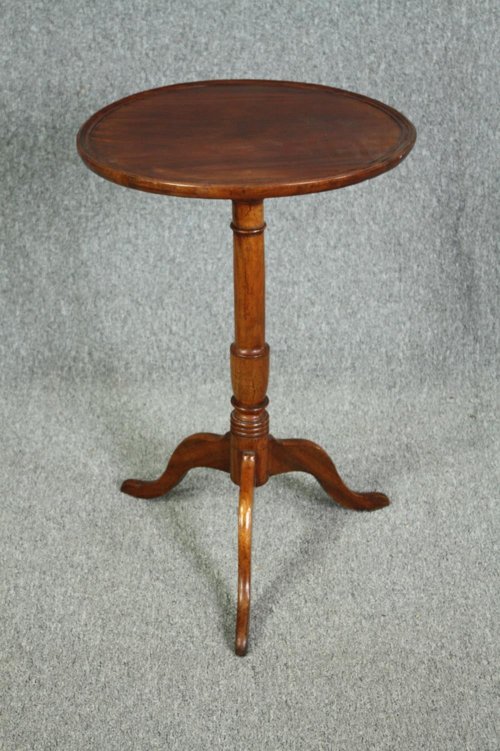 Lamp table, Georgian dish top mahogany. H.74 Dia.47cm.